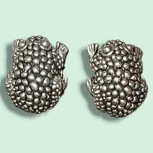 Vintage CABOT Signed Modernest Silver Tone Caviar Textured Frog Clip-on Earrings